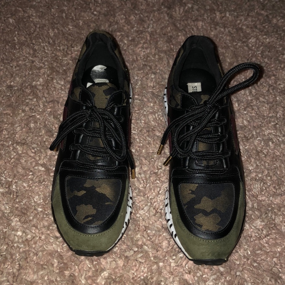 Steve Madden Patch Work Army Print Sneaker Size 7 - image 2